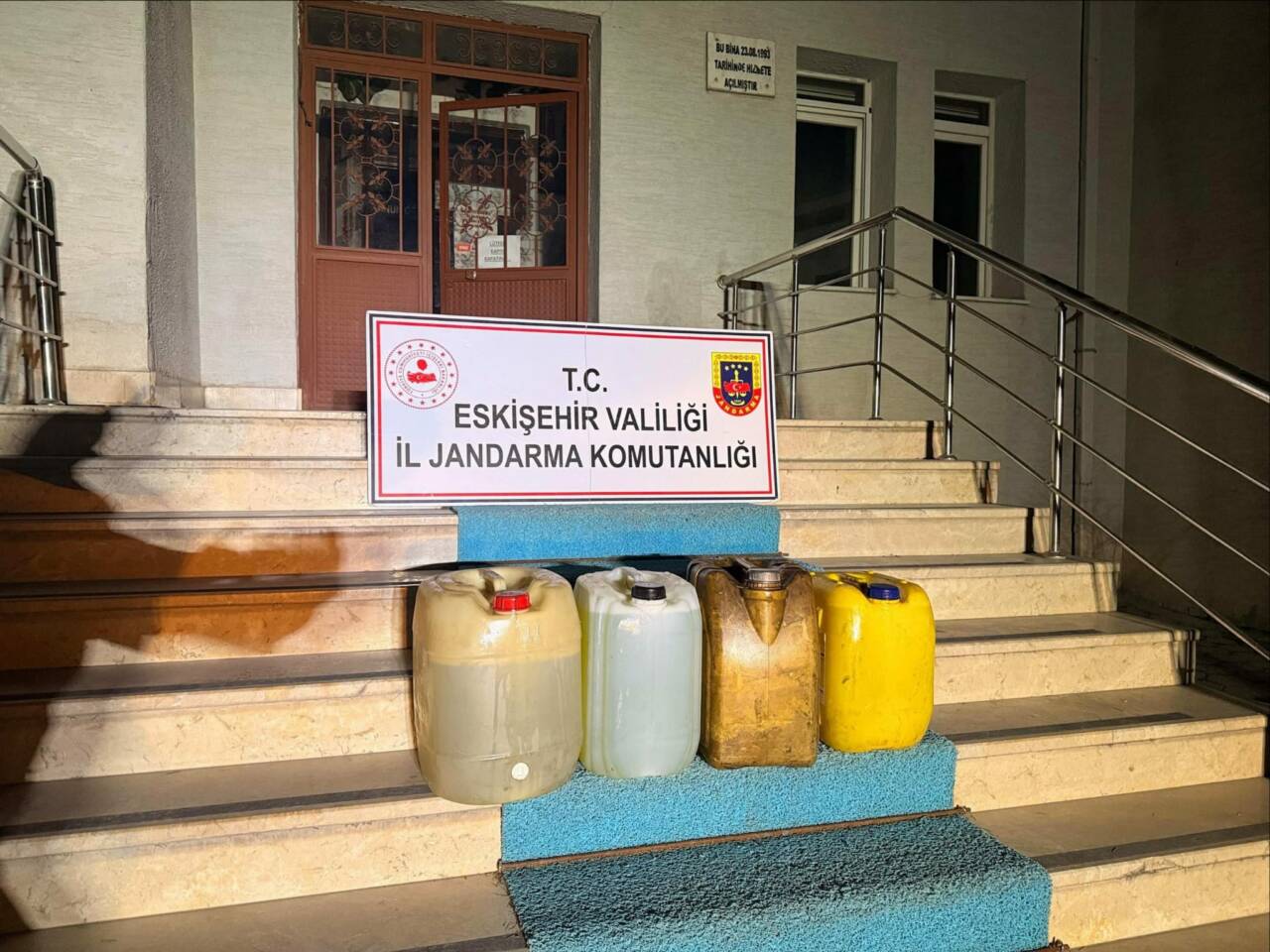 Eskişehir'de 130 litre kaçak akaryakıt ele geçirildi, 1 şüpheli yakalandı.