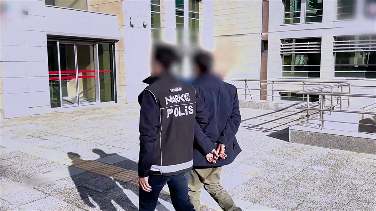 Son 1 haftada polis ekiplerince uyuşturucuyla mücadele kapsamında düzenlenen operasyonlarda