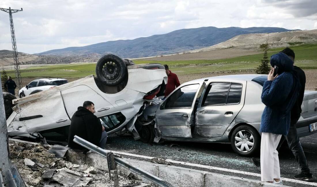 Nevşehir'de iki otomobilin çarpıştığı kazada 3 kişi yaralandı.