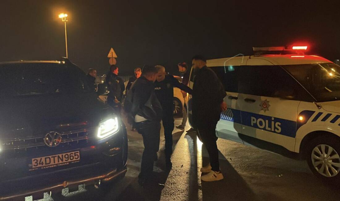 Kayseri'de polisin "dur" ihtarına uymayarak kaçan 2 araç sürücüsüne 920