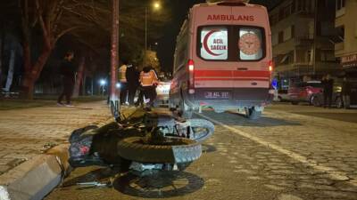 Kayseri'nin Kocasinan ilçesinde polisin "dur" ihtarına uymayan ehliyetsiz motosiklet sürücüsüne
