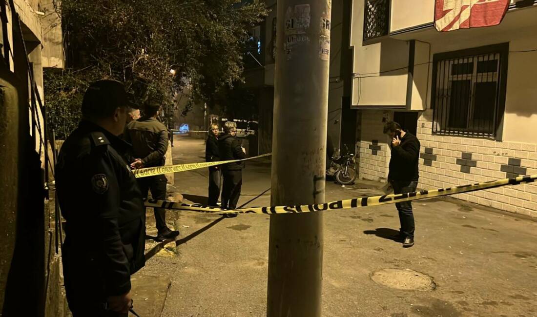 Mersin'de sokak arasında iki kişi arasında çıkan silahlı kavga sırasında