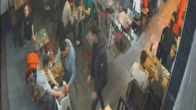 Kayseri'de bir restoranda ailesi ile yemek yerken boğazına yiyecek kaçan
