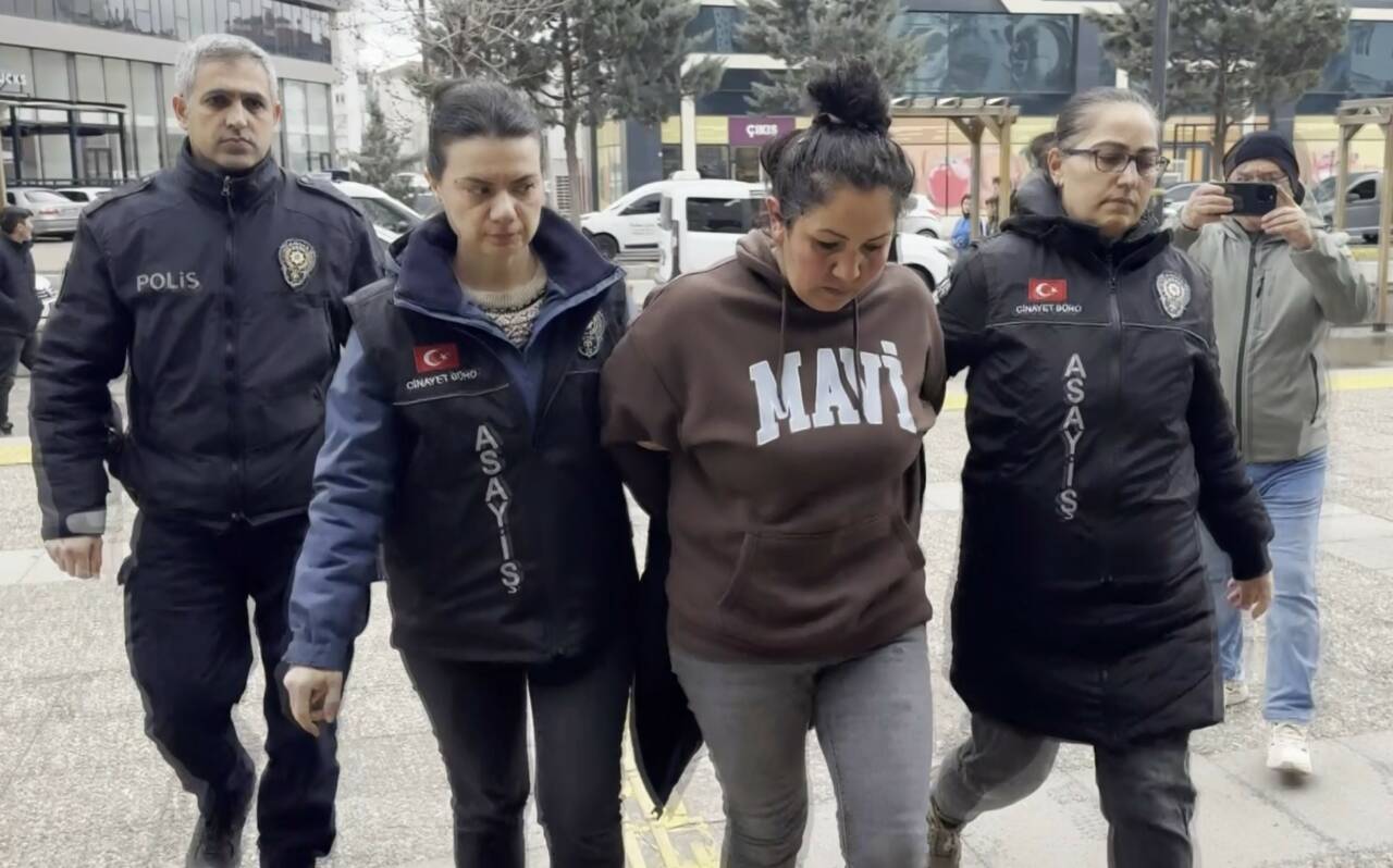 Aksaray'da annesinin sevgilisini göğsünden ve sırtından bıçaklayarak ağır yaralayan genç