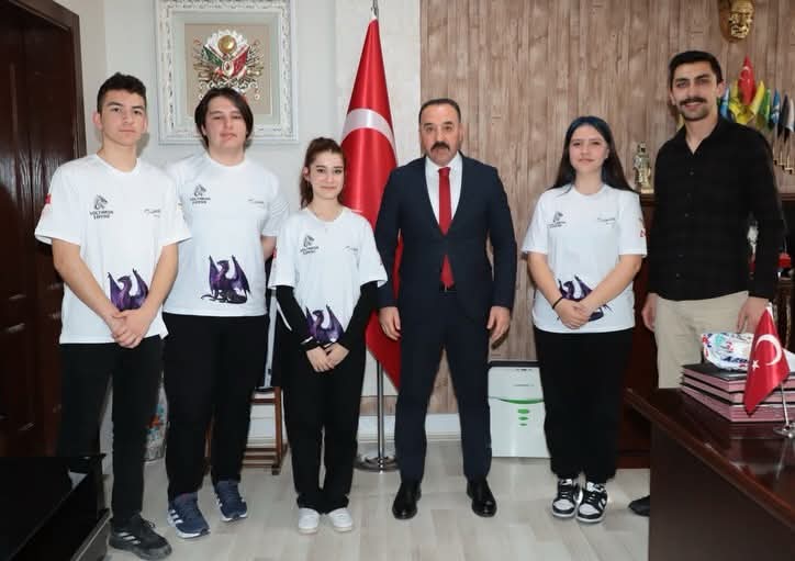 Aksaray Gençlik Merkezi bünyesinde çalışmalarını sürdüren Voltaria Robotics ekibi, Ankara’da