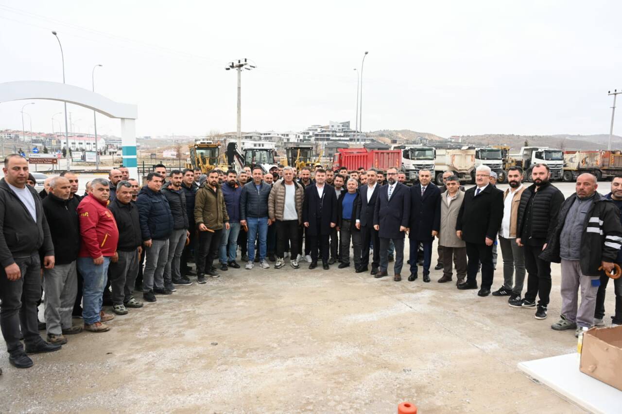 Aksaray Belediye Başkanı Dr. Evren Dinçer, Ramazan Bayramı dolayısıyla belediye
