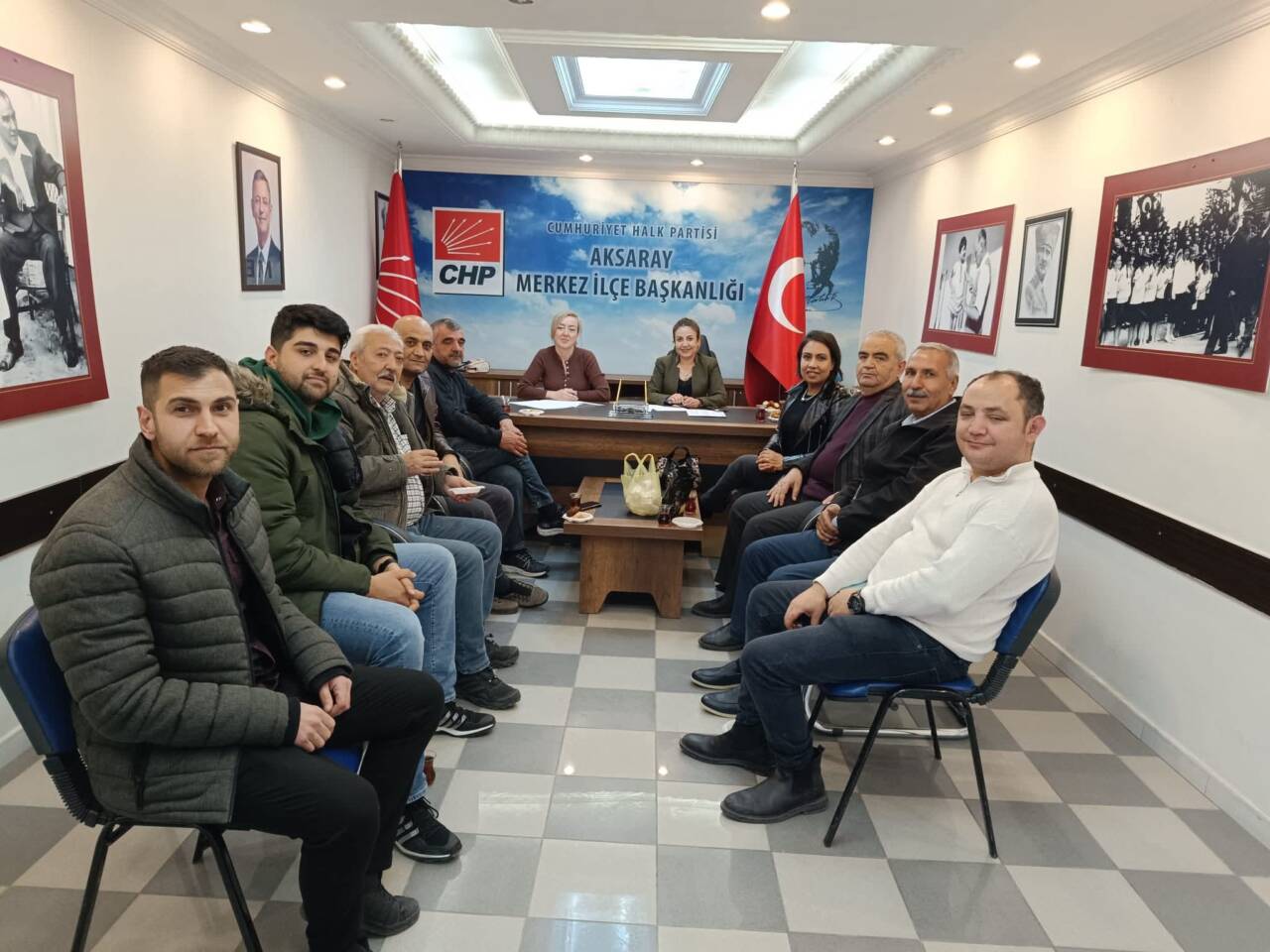 CHP Aksaray Merkez İlçe Yönetim Kurulu toplantısı gerçekleştirildi. Toplantıda siyasi