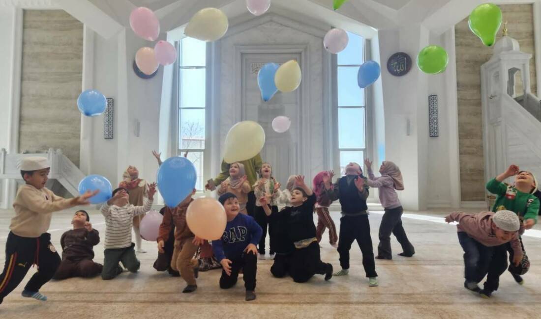 Aksaray’da anaokulu öğrencileri Ramazan ayı kapsamında Selçuklu Külliyesi’nde ağırlandı. Belediye