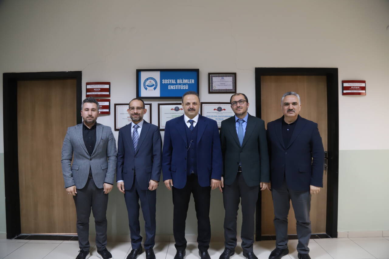 Aksaray Üniversitesi (ASÜ) Rektörü Alpay Arıbaş, ASÜ Sosyal Bilimler Enstitüsü