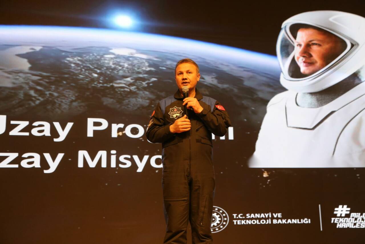 Türkiye’nin uzaya gönderdiği ilk astronot Alper Gezeravcı, Aksaray Üniversitesi Konferans