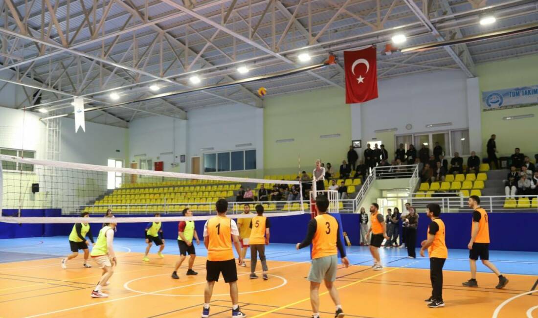 Aksaray Üniversitesinin (ASÜ) kuruluşunun 20. yılı etkinlikleri kapsamında düzenlenen Spor