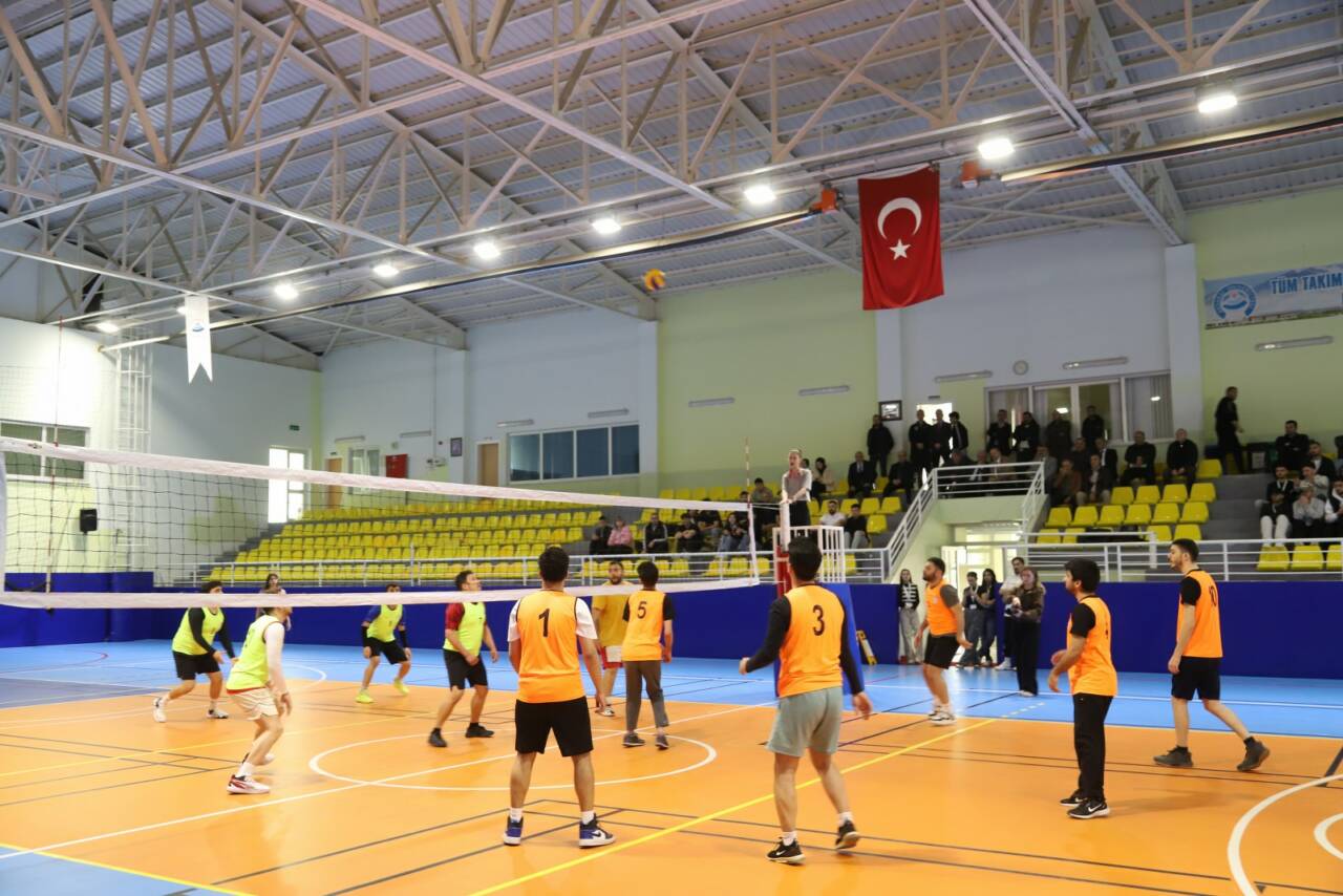 Aksaray Üniversitesinin (ASÜ) kuruluşunun 20. yılı etkinlikleri kapsamında düzenlenen Spor