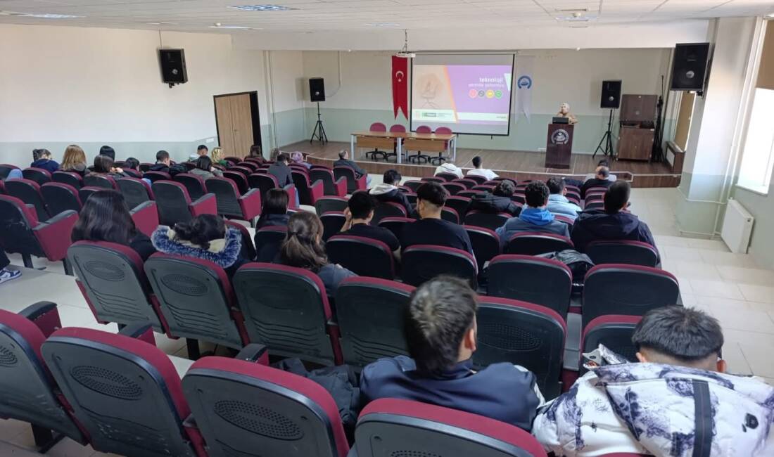 Aksaray Aile ve Sosyal Hizmetler İl Müdürlüğü tarafından üniversite öğrencileri,