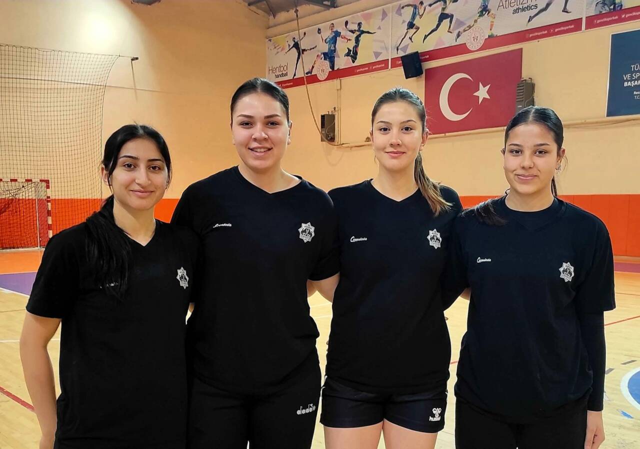 Aksaray Belediyespor Hentbol Takımı’nın genç oyuncuları, milli takım kamplarına davet