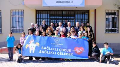 Aksaray’da Hakkı Divanoğlu İlk ve Ortaokulu’nda düzenlenen “Sağlıklı Çocuk, Sağlıklı