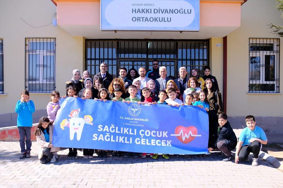Aksaray’da Hakkı Divanoğlu İlk ve Ortaokulu’nda düzenlenen “Sağlıklı Çocuk, Sağlıklı