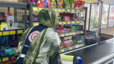Ramazan Bayramı öncesinde Aksaray’da tatlı satışı yapılan işletmeler, fiyat etiketi,