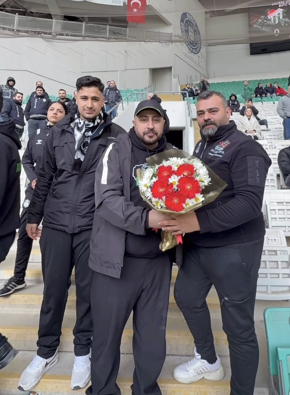 Aksarayspor sahada ağır yenildi, tribünlerde ise Bursaspor ile dostluk rüzgârı