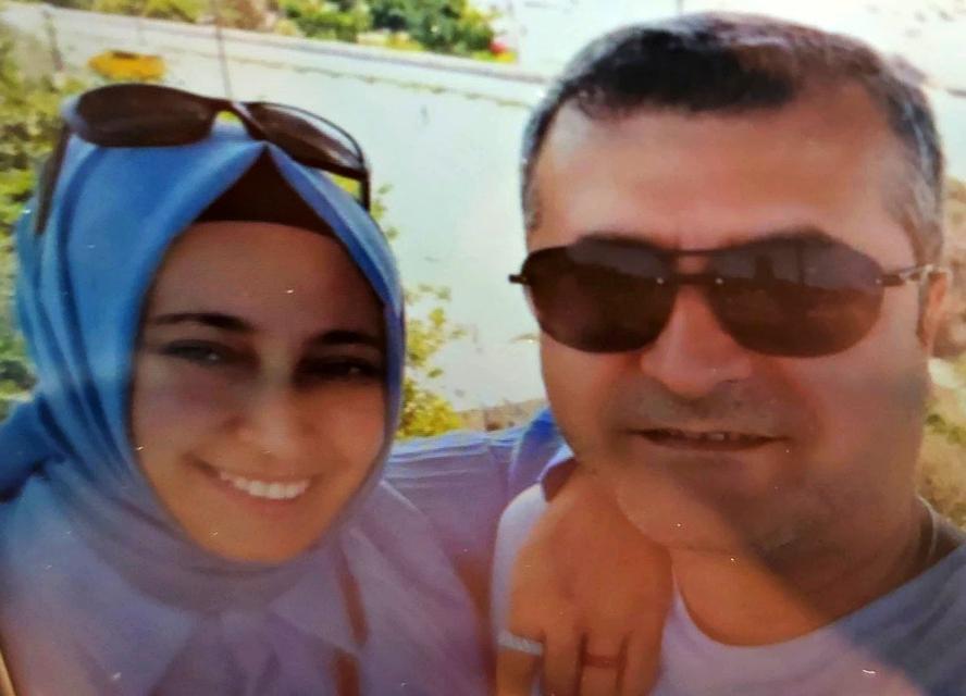 Antalya'da eşi ile 10 ve 4 aşındaki çocuklarını beylik tabancasıyla