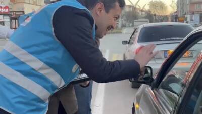 Adalet ve Kalkınma Partisi Aksaray Gençliği E-90’da İftariyelik Dağıttı!