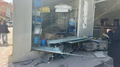 Burdur'un Karamanlı ilçesinde seyir halindeki kamyonetin sürücü direksiyon başında kalp
