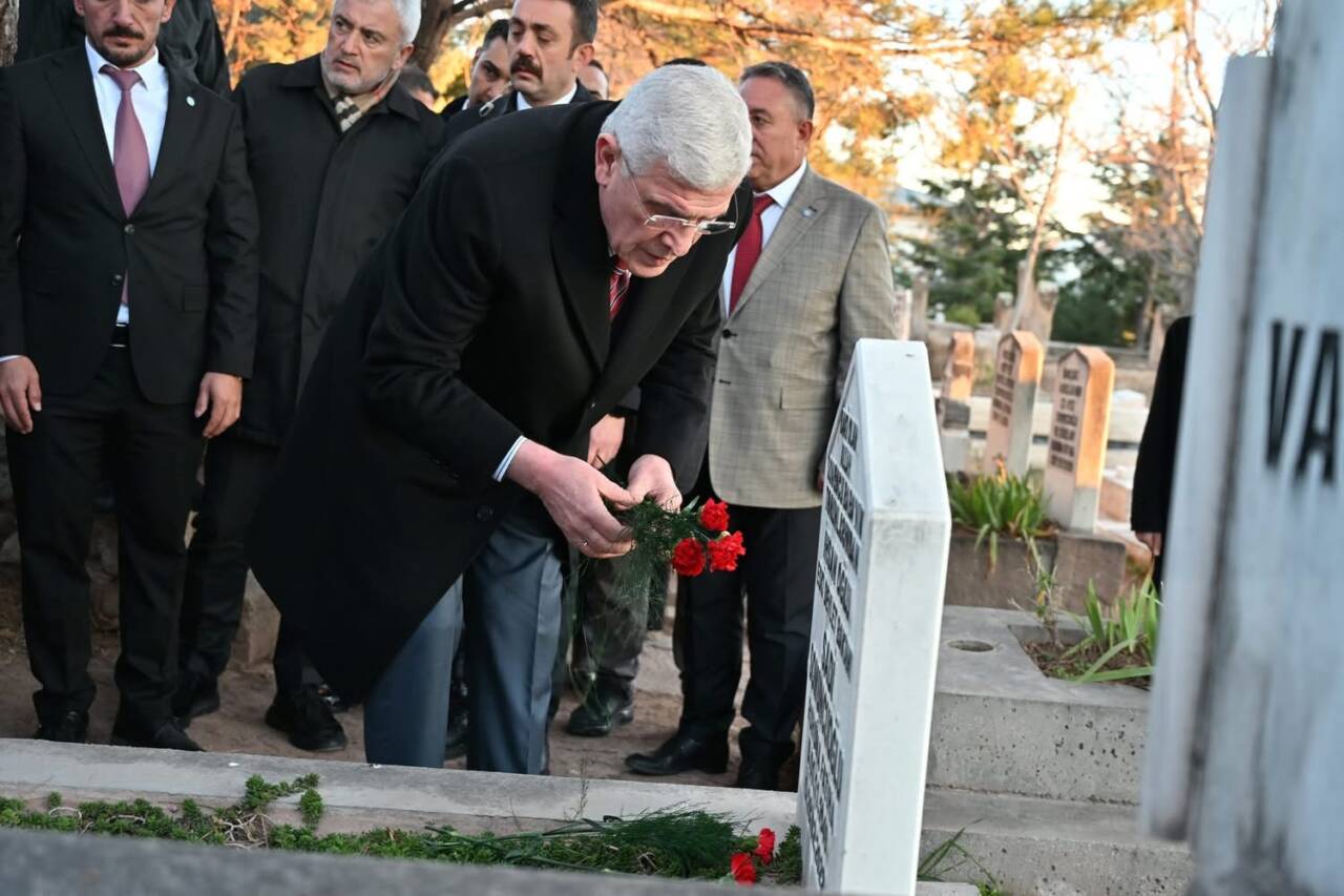Dervişoğlu Aksaray’da Somuncu Baba türbesini ziyaret etti!
