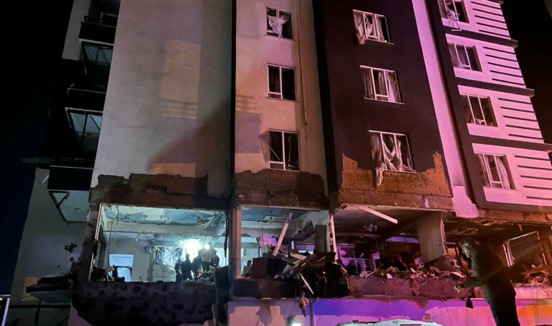 Niğde'de 14 katlı bir binanın 1. katında doğal gaz patlaması