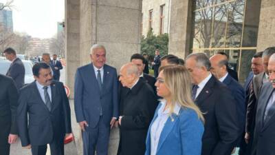 Aksaray son günlerde önemli bir siyasi gelişmeyi konuşuyor. Semih Yalçın’ın