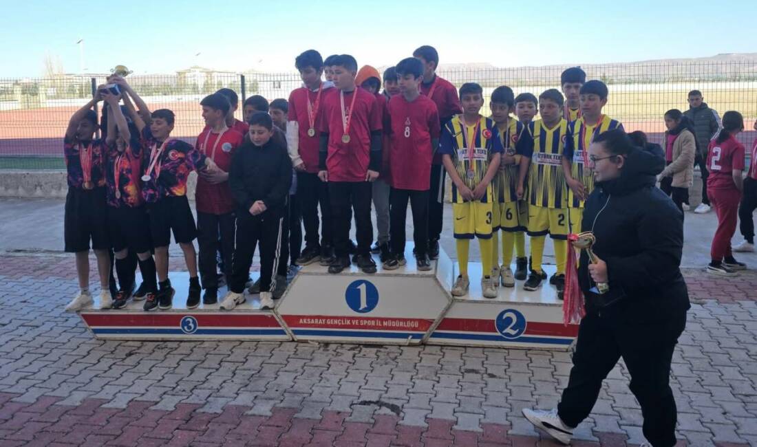 Aksaray’da düzenlenen Yıldız Çocuklar Atletizm Turnuvası’nda Kırımini Ortaokulu öğrencileri farklı