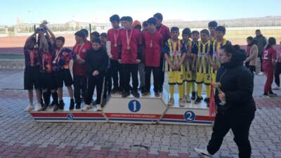 Aksaray’da düzenlenen Yıldız Çocuklar Atletizm Turnuvası’nda Kırımini Ortaokulu öğrencileri farklı