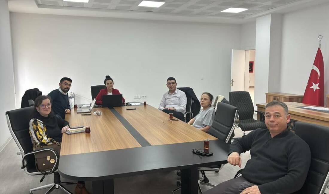 Aksaray Üniversitesi Tıp Fakültesi’nde düzenlenen Mesleki Beceri Komisyonu toplantısında, tıp