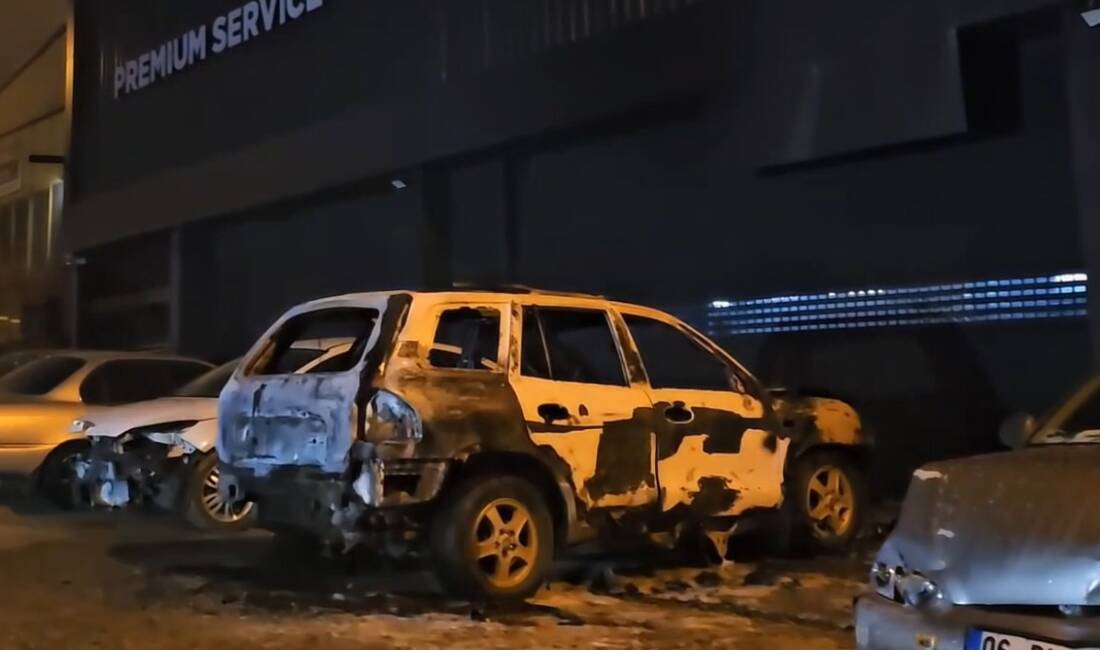 Çorum'da yanan cip kullanılamaz hale geldi.