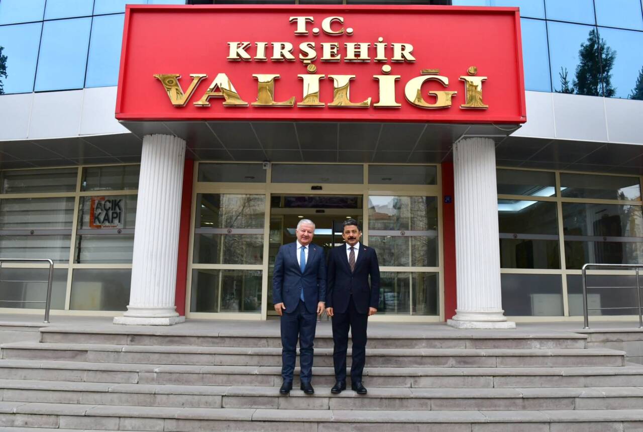 Aksaray Valiliği tarafından yapılan açıklamaya göre, Aksaray Valisi Murat Duru,