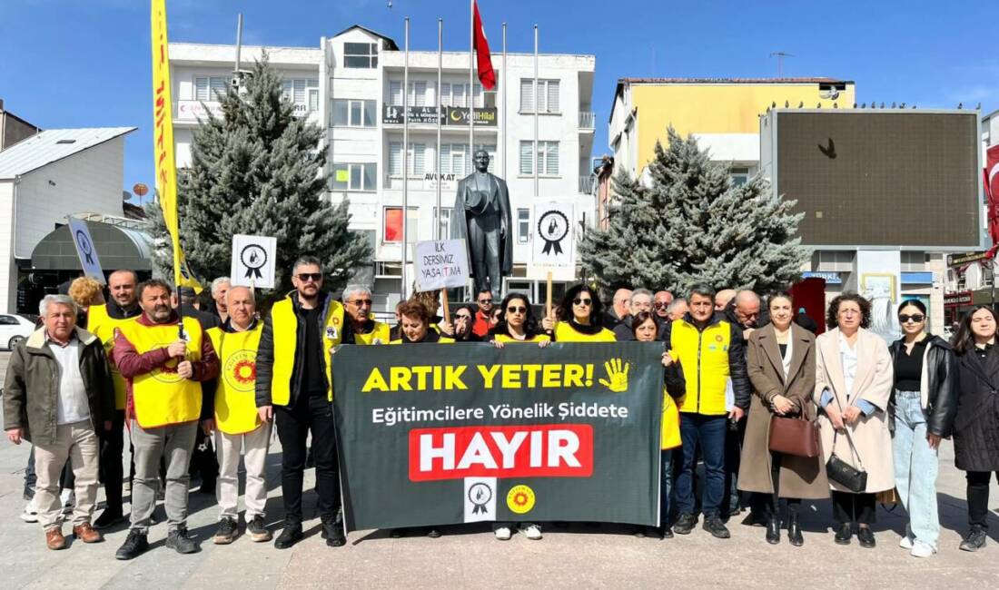 Çekmeköy’de bir meslek lisesinde 17 yaşındaki öğrenci tarafından bıçaklanarak hayatını