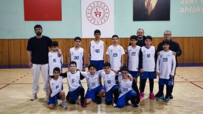 Aksaray’da düzenlenen Okul Sporları Basketbol İl Şampiyonası finalinde rakibini mağlup
