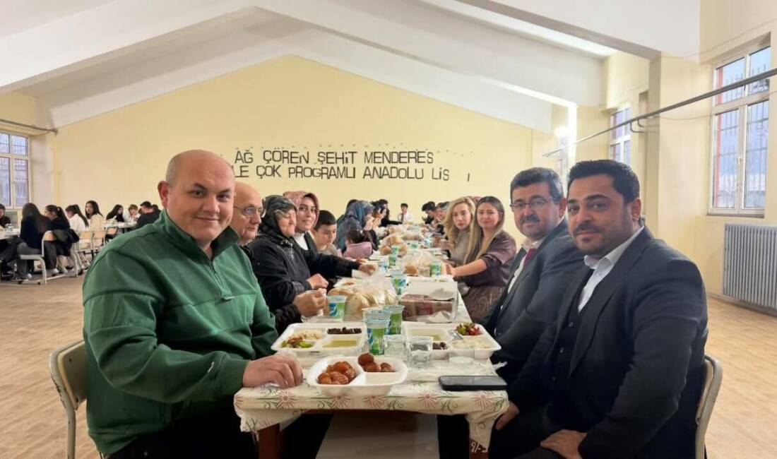 Ağaçören Şehit Menderes Taşkale Çok Programlı Anadolu Lisesi’nde düzenlenen iftar