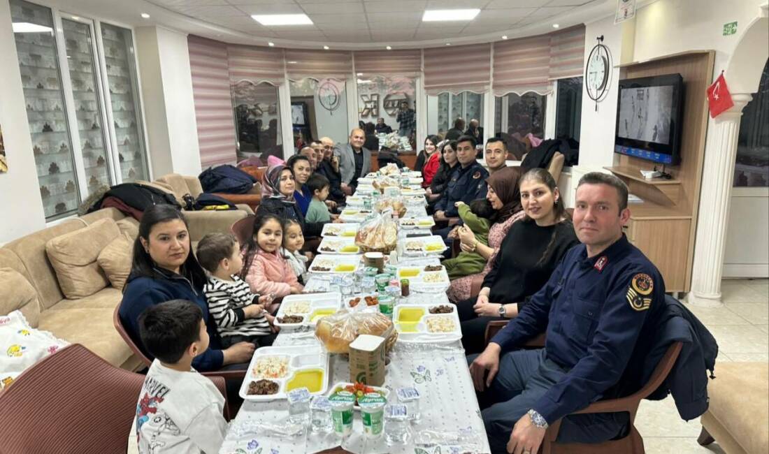 Ağaçören Kaymakamı Metin Korkmaz, Ramazan ayının manevi atmosferinde İlçe Jandarma