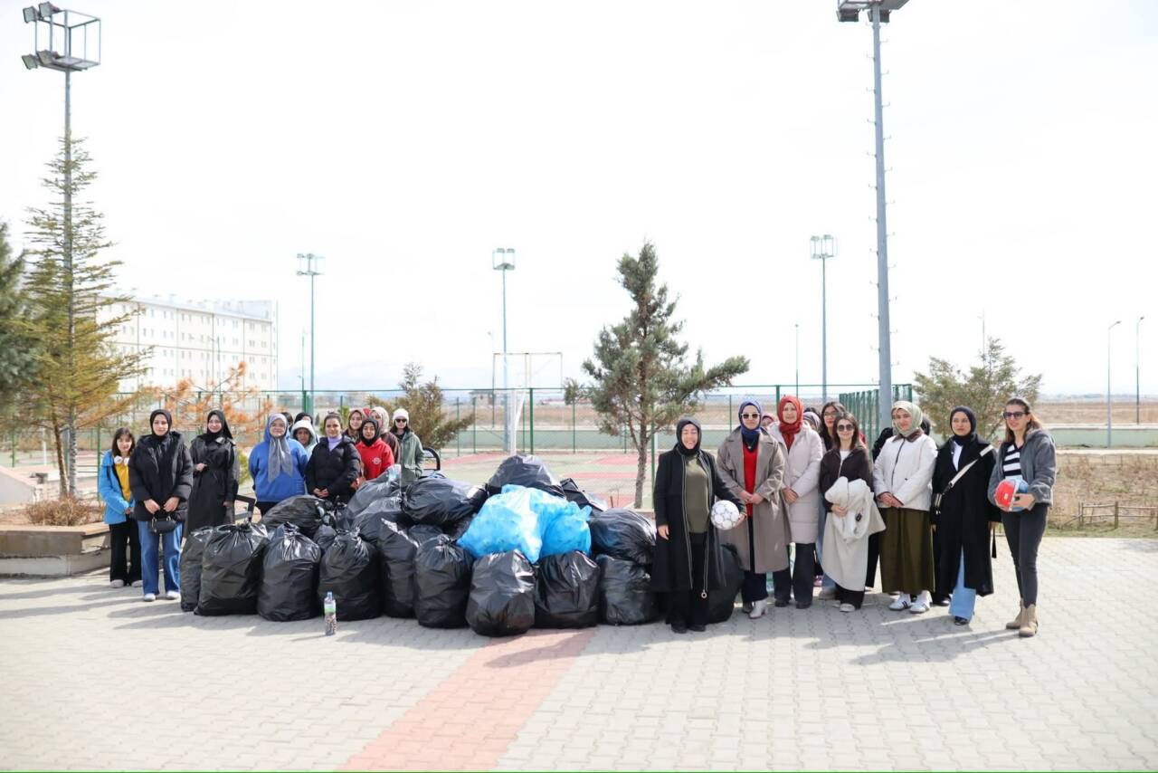Aksaray’da Cemaleddin Aksarayı KYK Kız Öğrenci Yurdu öğrencileri, çevre duyarlılığına