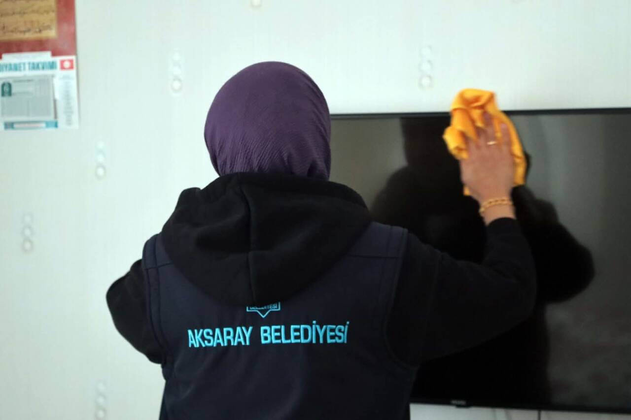 Aksaray Belediyesi tarafından yürütülen Evde Temizlik Hizmeti ile yaşlı, engelli
