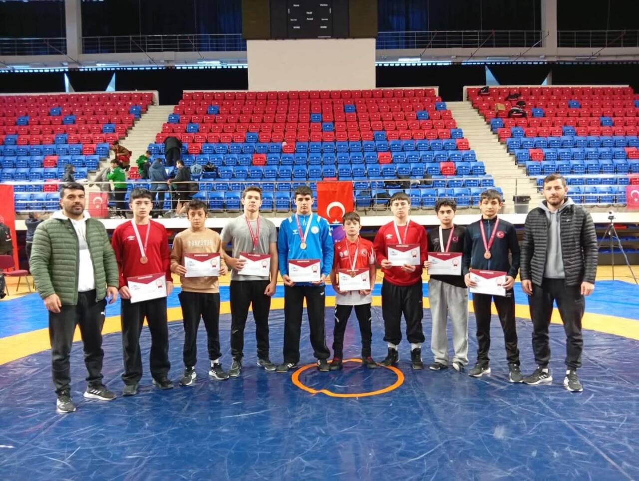 Niğde’de düzenlenen Okul Sporları Yıldızlar Grekoromen Stil Güreş Grup Müsabakaları’nda