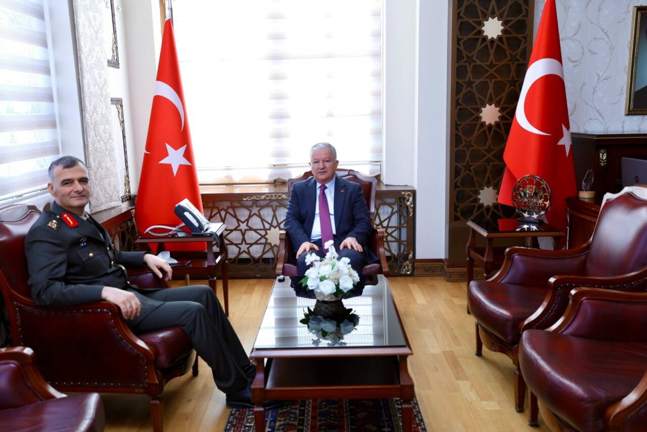 Kayseri 1. Komando Tugay Komutanı Tuğgeneral Mesut Koçak, Aksaray Valisi