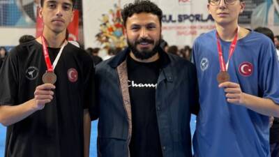 Karaman’da düzenlenen Okul Sporları Liseler Taekwondo Grup Müsabakalarında Aksaraylı sporcular