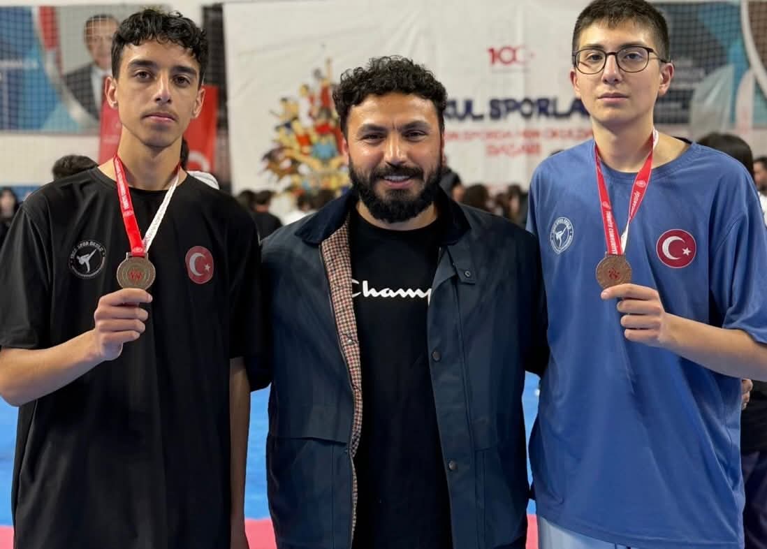 Karaman’da düzenlenen Okul Sporları Liseler Taekwondo Grup Müsabakalarında Aksaraylı sporcular