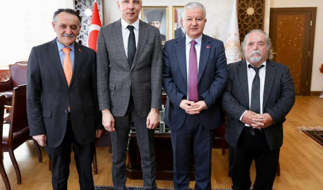 Aslen Aksaraylı olup yıllar önce Kıbrıs’a göç eden Amcaoğlu sülalesinin