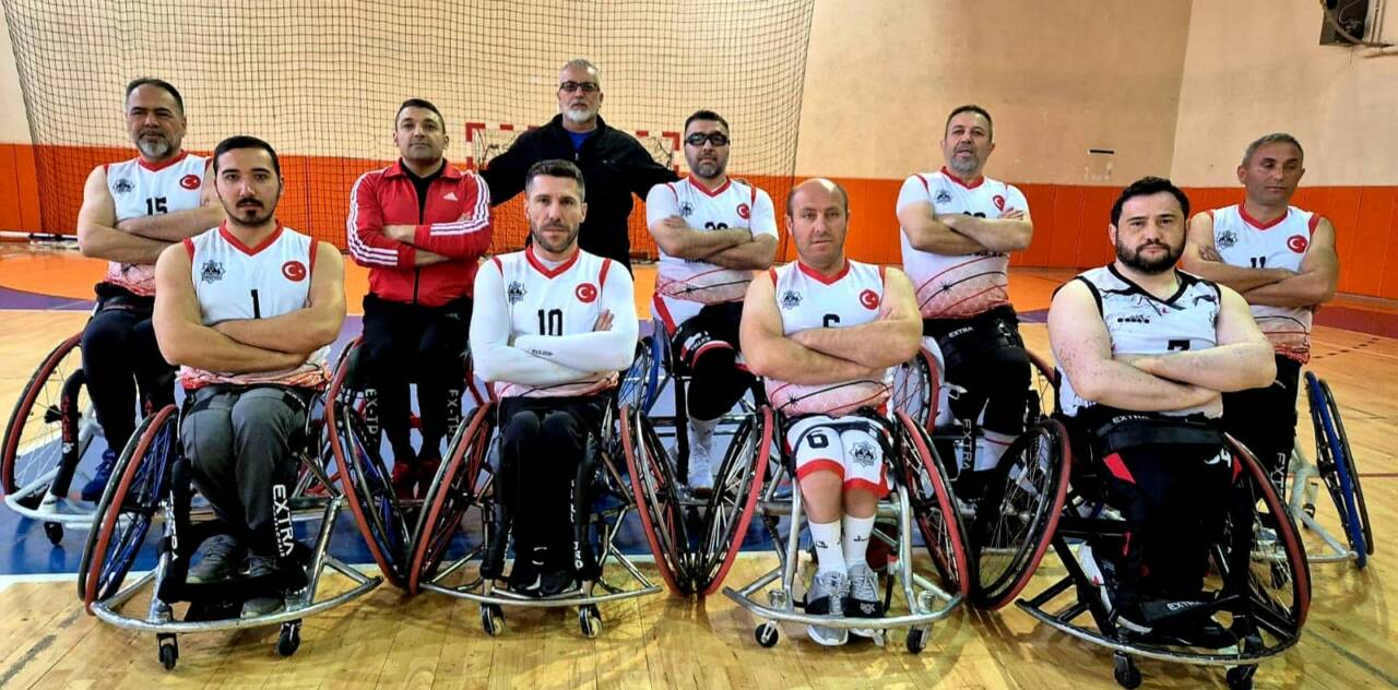 Tekerlekli Sandalye Basketbol 2. Lig’de mücadele eden 68 Aksaray Belediyespor,