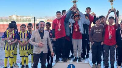 Okul Sporları faaliyet programı kapsamında düzenlenen Puanlı Atletizm Küçük Kızlar