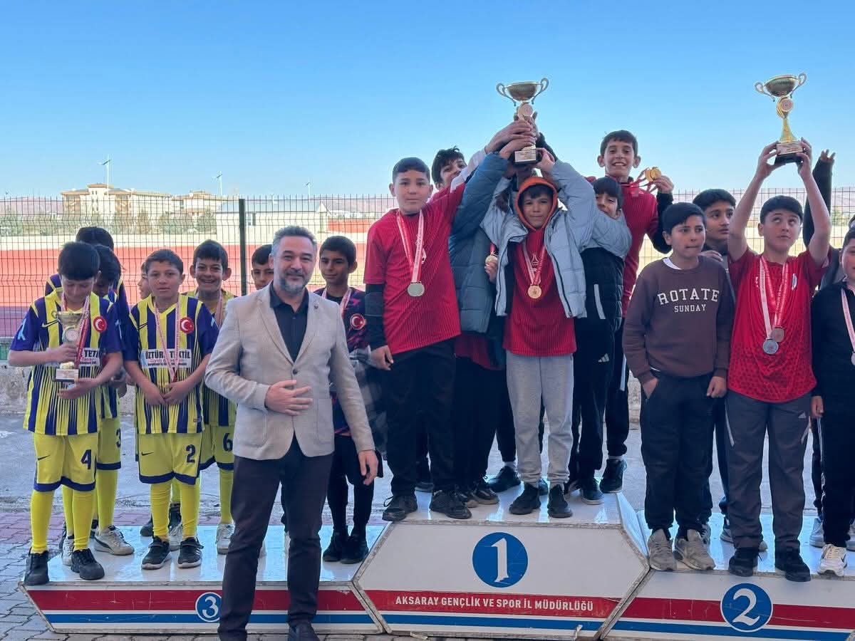 Okul Sporları faaliyet programı kapsamında düzenlenen Puanlı Atletizm Küçük Kızlar
