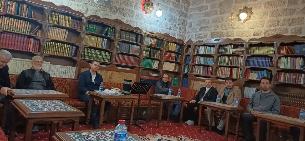 Aksaray Üniversitesi Sosyal Bilimler Enstitüsü, bünyesinde tamamlanan akademik çalışmaları toplumla