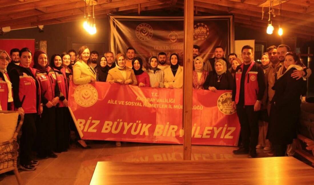 Aksaray’da “Evlenilecek Gençlerin Desteklenmesi Projesi” kapsamında genç çiftlerin katılımıyla iftar