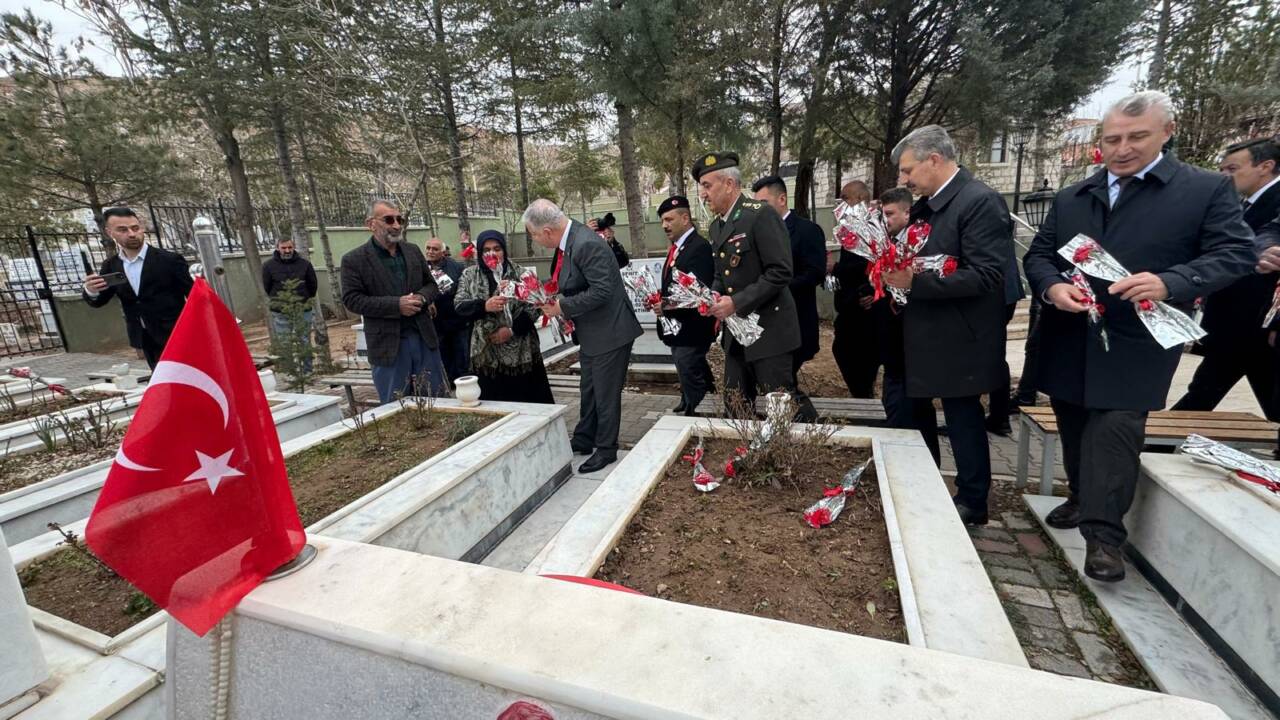 Aksaray’da 18 Mart Çanakkale Zaferi anma programı protokol ve vatandaşların